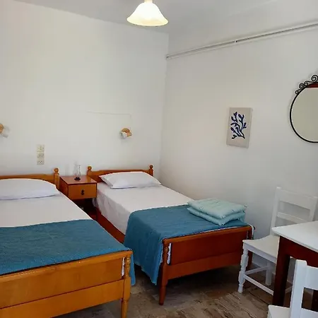 In Vathys Limanaki Vathis