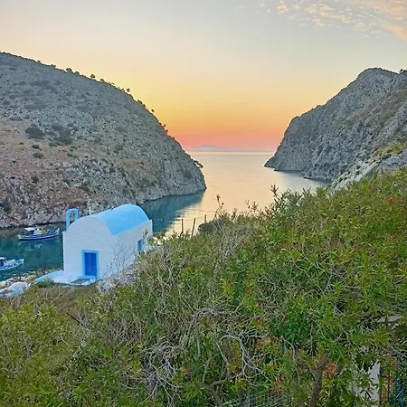 In Vathys Limanaki Country house
