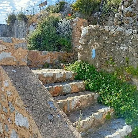 In Vathys Limanaki Vathis