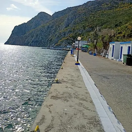 Εξοχικό σπίτι In Vathys Limanaki