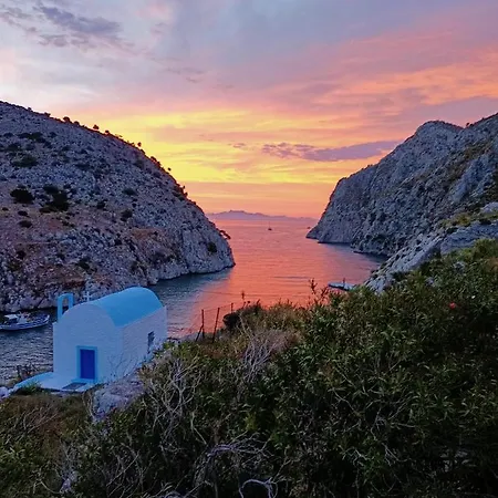 In Vathys Limanaki
