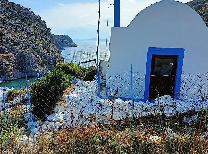 In Vathys Limanaki *